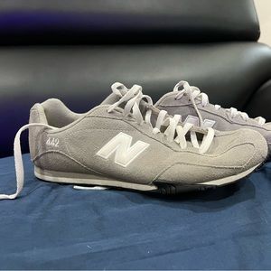 New Balance 442 size 9